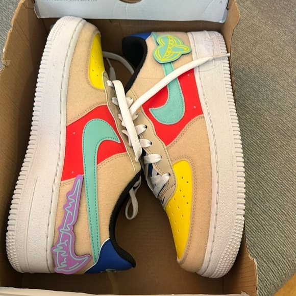 Air force 1 LV8 1 (GS) - Picture 1 of 4